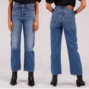 Levi’s Ribcage Straight Jeans At The Ready Wash 25